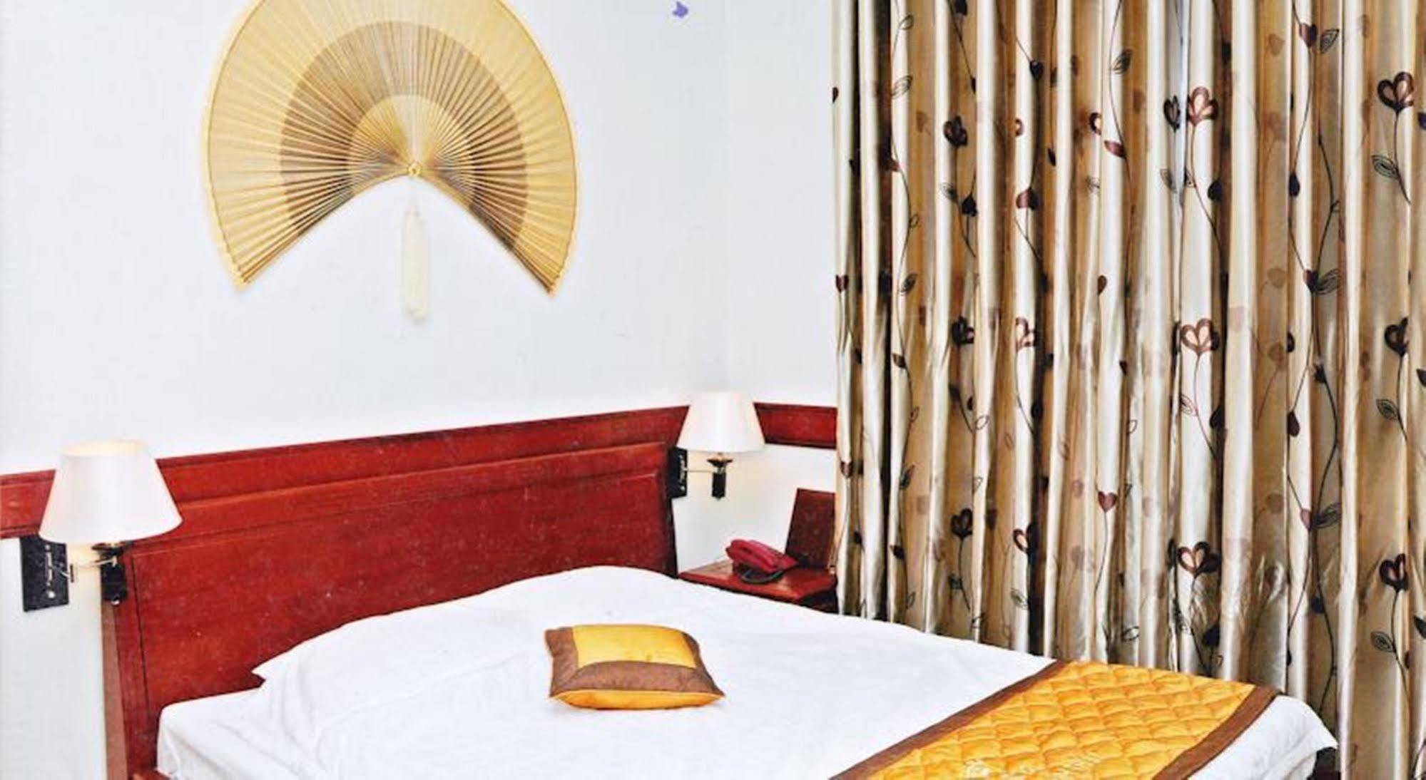 Hoang Thanh Thuy Airport Hotel 1 - Gan Am Thuc Dem Cho Hoang Hoa Tham Ho-Chi-Minh-Stadt Exterior foto
