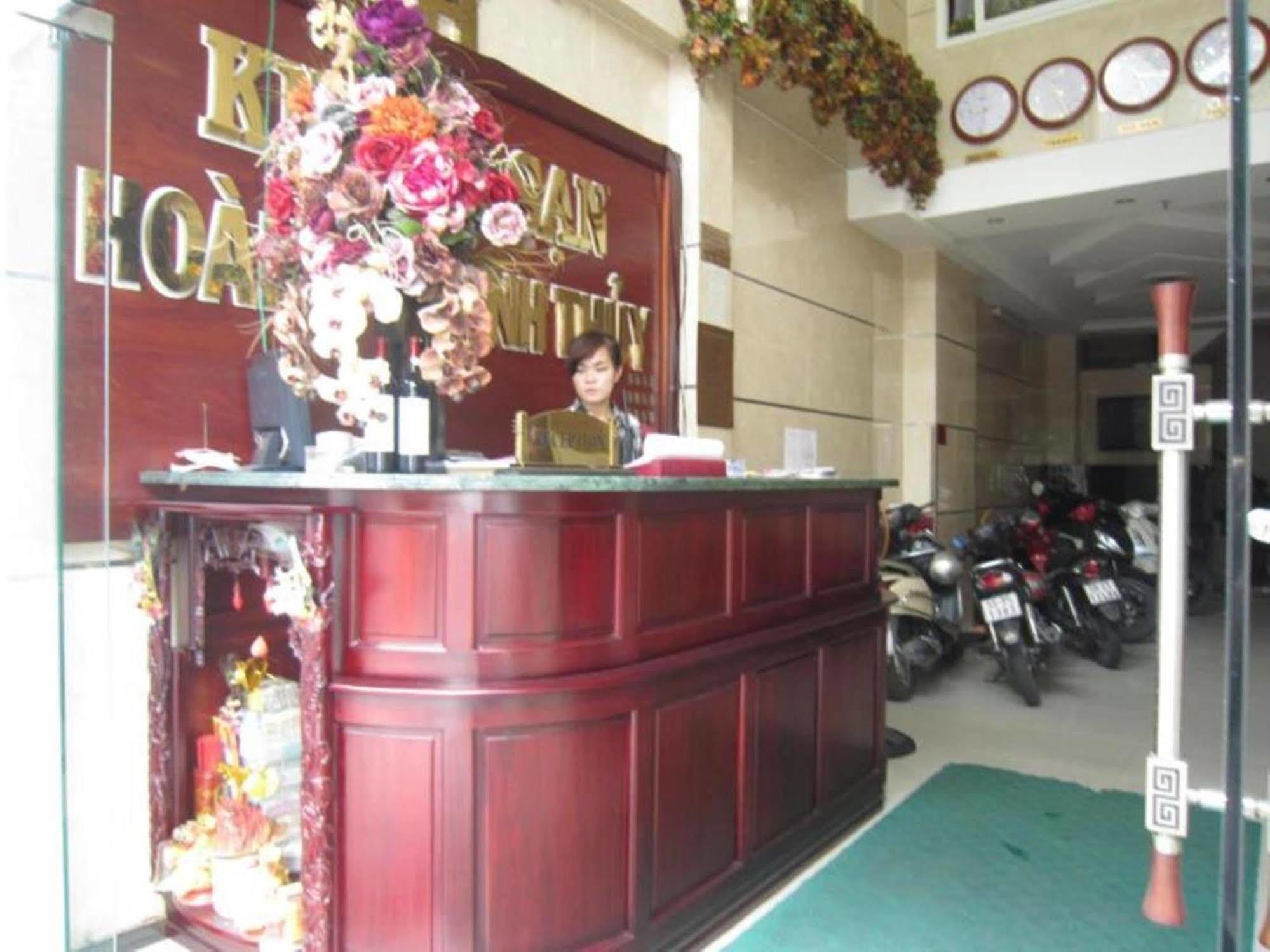 Hoang Thanh Thuy Airport Hotel 1 - Gan Am Thuc Dem Cho Hoang Hoa Tham Ho-Chi-Minh-Stadt Exterior foto